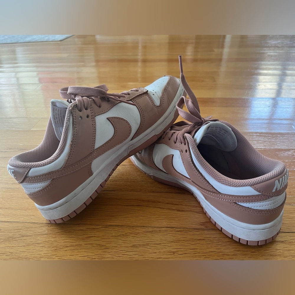 Nike Dunk Low – Women’s Size 7.5
